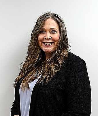 Controller Jennifer Rask in Office at Eide Chrysler St. Cloud